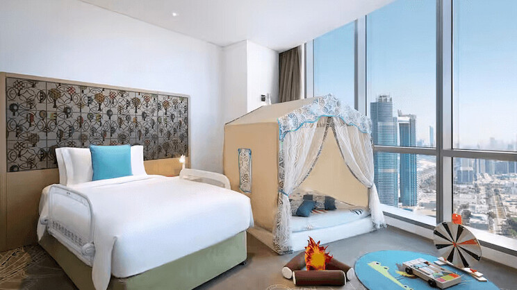 King Premier Family Room